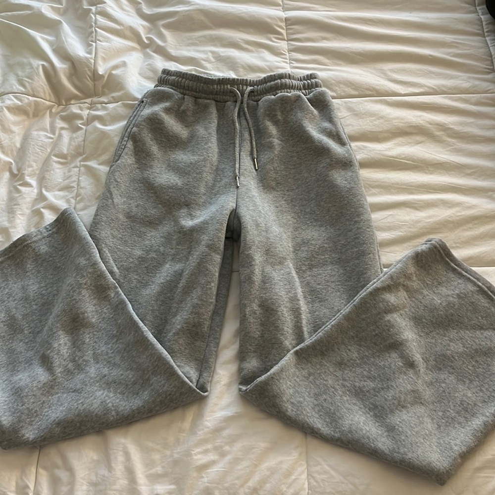 grey sweat pants
